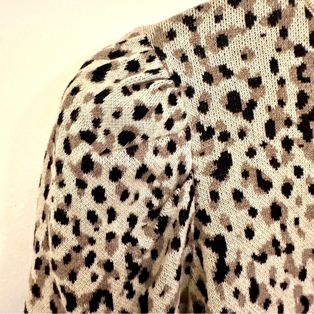 Who What Wear Shadow Leopard Print Sweater Size Medium - Picture 5 of 10